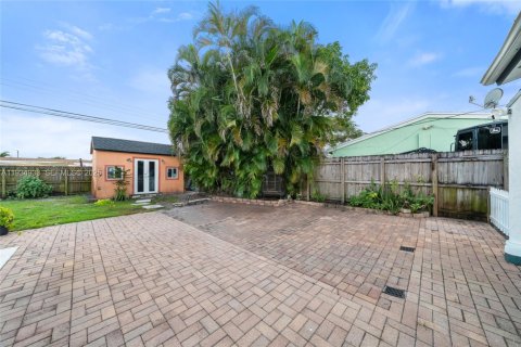 Villa ou maison à vendre à Hollywood, Floride: 3 chambres, 118.45 m2 № 1993523 - photo 18