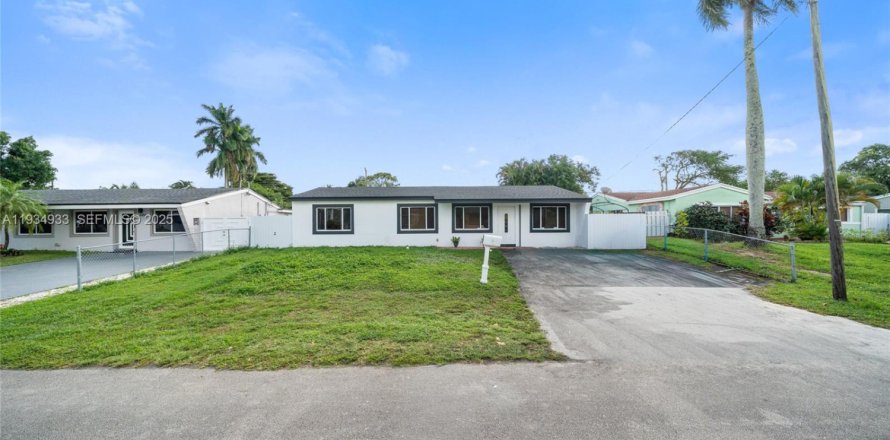 Villa ou maison à Hollywood, Floride 3 chambres, 118.45 m2 № 1993523