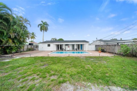 Villa ou maison à vendre à Hollywood, Floride: 3 chambres, 118.45 m2 № 1993523 - photo 17
