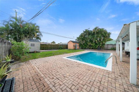 Villa ou maison à vendre à Hollywood, Floride: 3 chambres, 118.45 m2 № 1993523 - photo 15