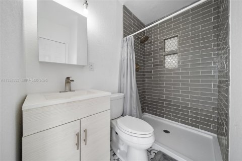 Villa ou maison à vendre à Hollywood, Floride: 3 chambres, 118.45 m2 № 1993523 - photo 23