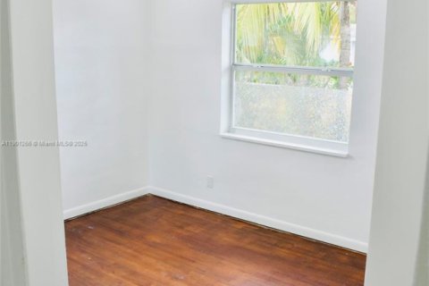 Villa ou maison à louer à Fort Lauderdale, Floride: 4 chambres, 195.56 m2 № 2037852 - photo 14