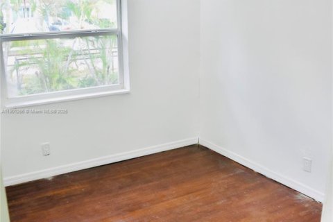 Villa ou maison à louer à Fort Lauderdale, Floride: 4 chambres, 195.56 m2 № 2037852 - photo 18