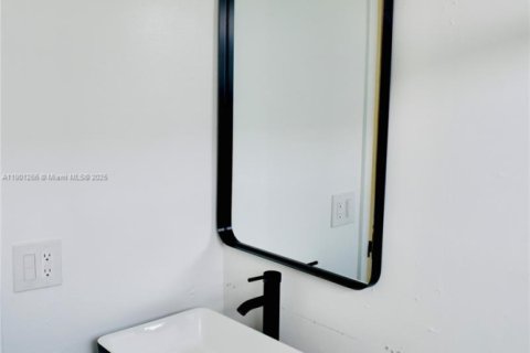 Villa ou maison à louer à Fort Lauderdale, Floride: 4 chambres, 195.56 m2 № 2037852 - photo 22