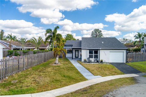 Купить виллу или дом в Уэстон, Флорида 3 спальни, 139.54м2, № 2026869 - фото 2