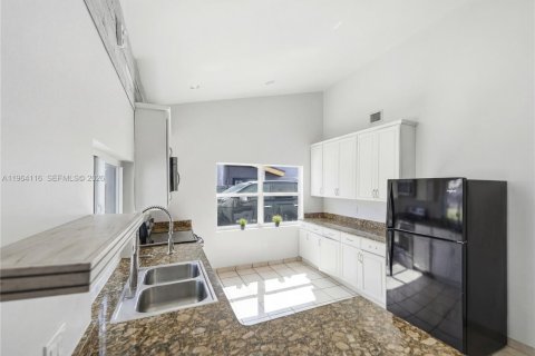 Купить виллу или дом в Уэстон, Флорида 3 спальни, 139.54м2, № 2026869 - фото 11