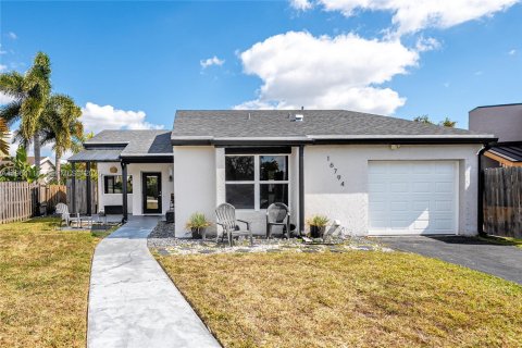 Дом в Уэстон, Флорида 3 спальни, 139.54м2 № 2026869