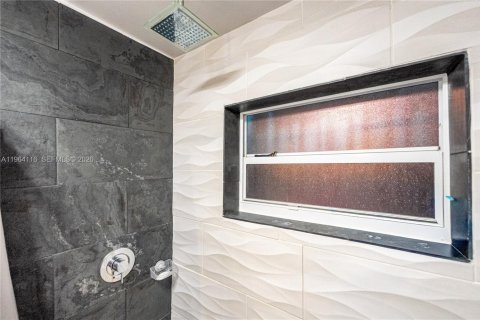 Купить виллу или дом в Уэстон, Флорида 3 спальни, 139.54м2, № 2026869 - фото 17