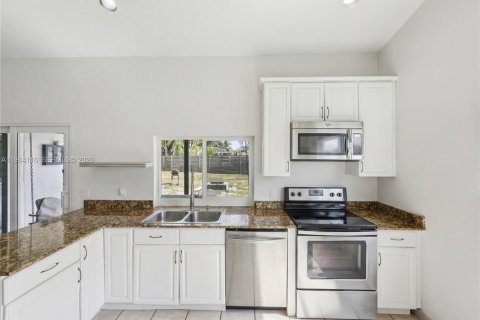 Купить виллу или дом в Уэстон, Флорида 3 спальни, 139.54м2, № 2026869 - фото 10