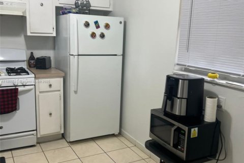 Copropriété à louer à Hialeah, Floride: 1 chambre, 91.23 m2 № 1892976 - photo 13