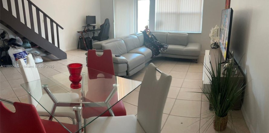 Condo à Hialeah, Floride, 1 chambre № 1892976