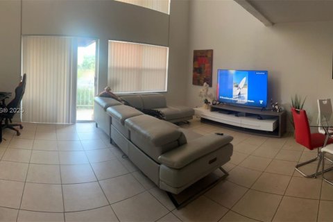 Copropriété à louer à Hialeah, Floride: 1 chambre, 91.23 m2 № 1892976 - photo 3