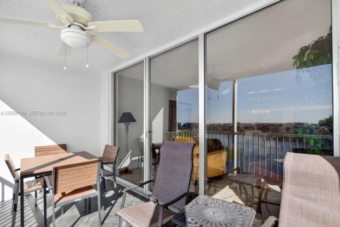 Copropriété à louer à Pompano Beach, Floride: 2 chambres, 112.97 m2 № 2397631 - photo 17