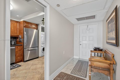 Copropriété à louer à Pompano Beach, Floride: 2 chambres, 112.97 m2 № 2397631 - photo 3