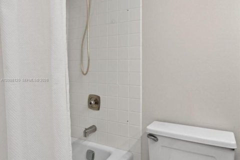 Copropriété à louer à Pompano Beach, Floride: 2 chambres, 112.97 m2 № 2397631 - photo 28