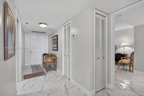 Copropriété à louer à Pompano Beach, Floride: 2 chambres, 112.97 m2 № 2397631 - photo 9