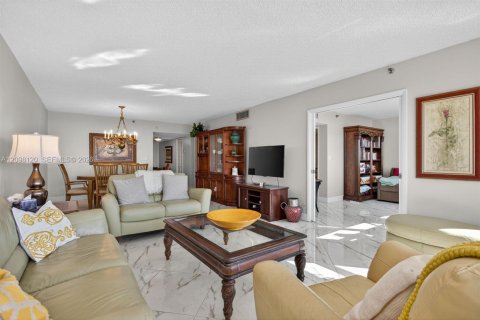 Copropriété à louer à Pompano Beach, Floride: 2 chambres, 112.97 m2 № 2397631 - photo 13