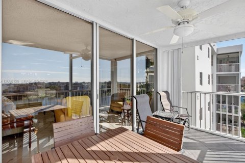 Copropriété à louer à Pompano Beach, Floride: 2 chambres, 112.97 m2 № 2397631 - photo 18
