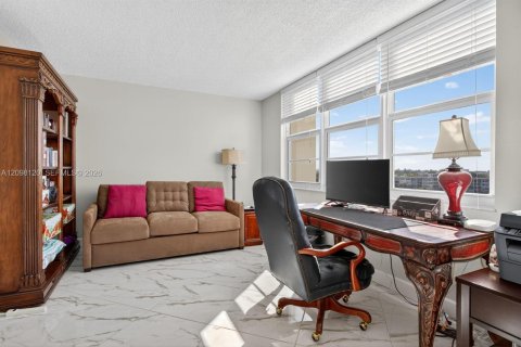 Copropriété à louer à Pompano Beach, Floride: 2 chambres, 112.97 m2 № 2397631 - photo 19