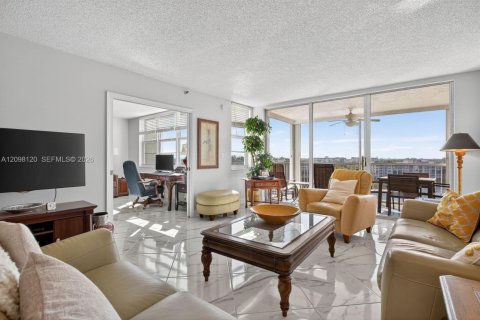 Copropriété à louer à Pompano Beach, Floride: 2 chambres, 112.97 m2 № 2397631 - photo 2