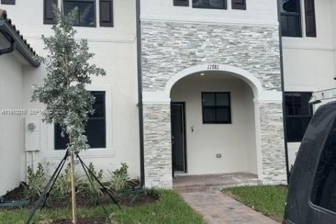 Adosado en Homestead, Florida 3 dormitorios, 137.77 m2 № 2054992
