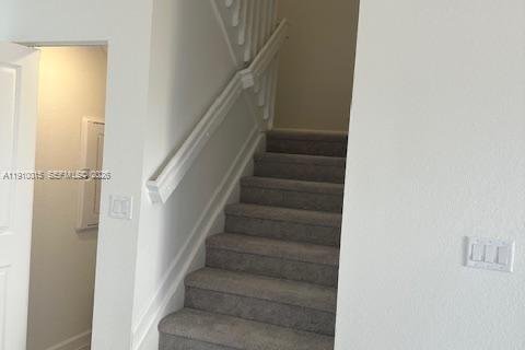 Adosado en alquiler en Homestead, Florida, 3 dormitorios, 137.77 m2 № 2054992 - foto 4