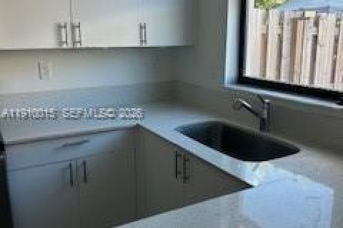 Adosado en alquiler en Homestead, Florida, 3 dormitorios, 137.77 m2 № 2054992 - foto 6