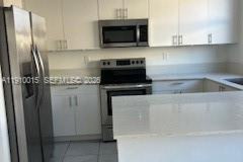 Adosado en alquiler en Homestead, Florida, 3 dormitorios, 137.77 m2 № 2054992 - foto 8