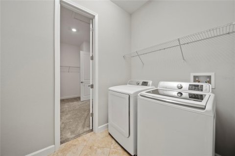 Купить виллу или дом в Ривервью, Флорида 4 комнаты, 253.07м2, № 1754641 - фото 26