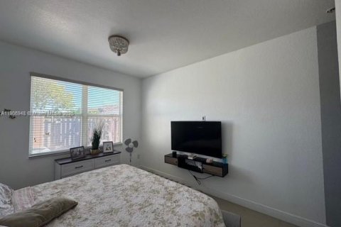 Снять в аренду таунхаус в Хомстед, Флорида 2 спальни, 104.98м2, № 1963596 - фото 20