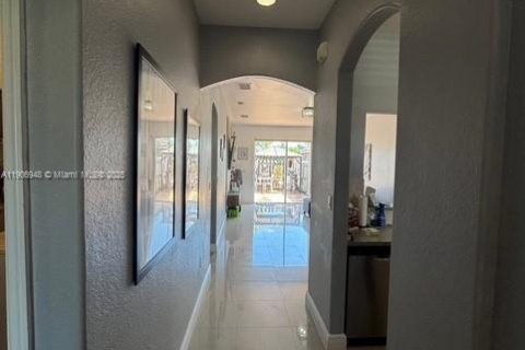 Снять в аренду таунхаус в Хомстед, Флорида 2 спальни, 104.98м2, № 1963596 - фото 9