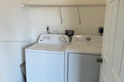 Снять в аренду таунхаус в Хомстед, Флорида 2 спальни, 104.98м2, № 1963596 - фото 27