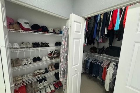 Снять в аренду таунхаус в Хомстед, Флорида 2 спальни, 104.98м2, № 1963596 - фото 26