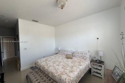 Снять в аренду таунхаус в Хомстед, Флорида 2 спальни, 104.98м2, № 1963596 - фото 21