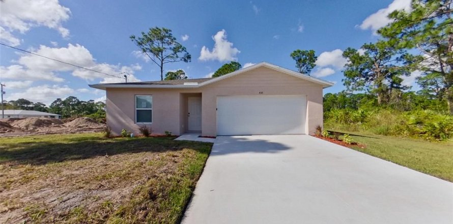 Villa ou maison à Lehigh Acres, Floride 4 chambres, 134.62 m2 № 2429481
