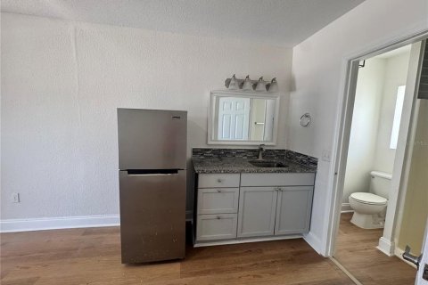 Apartamento en alquiler en Daytona Beach Shores, Florida, 32.52 m2 № 1901148 - foto 4