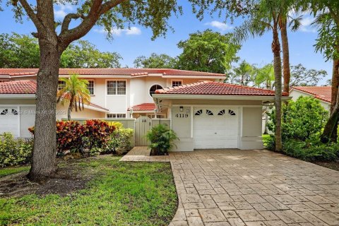 Adosado en venta en Pompano Beach, Florida, 4 dormitorios, 211.63 m2 № 1949652 - foto 1