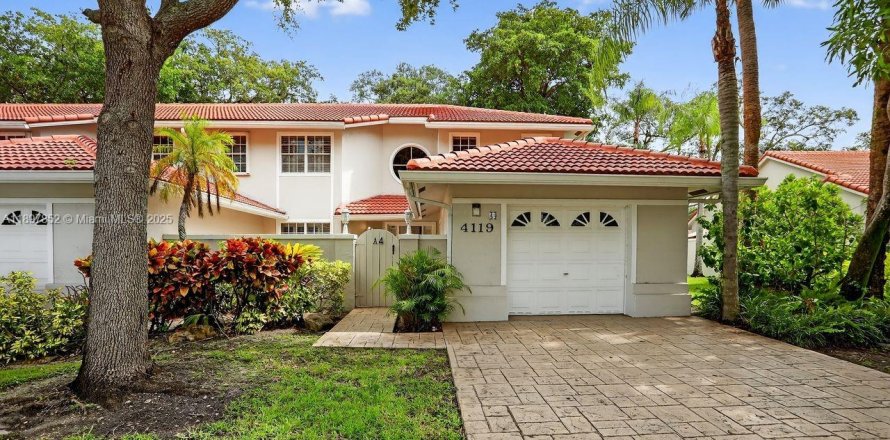 Adosado en Pompano Beach, Florida 4 dormitorios, 211.63 m2 № 1949652