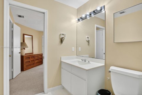 Adosado en venta en Pompano Beach, Florida, 4 dormitorios, 211.63 m2 № 1949652 - foto 13