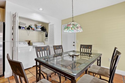 Adosado en venta en Pompano Beach, Florida, 4 dormitorios, 211.63 m2 № 1949652 - foto 15