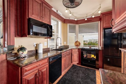 Condo in South Pasadena, Florida, 2 bedrooms № 2103550 - photo 10