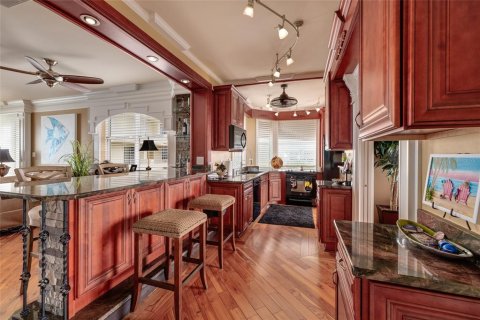 Condo in South Pasadena, Florida, 2 bedrooms № 2103550 - photo 9