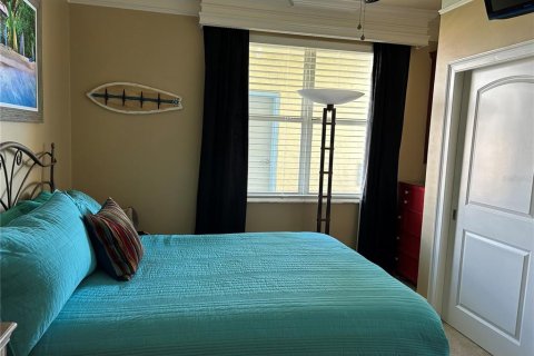 Condo in South Pasadena, Florida, 2 bedrooms № 2103550 - photo 22