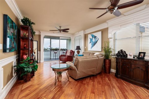 Condo in South Pasadena, Florida, 2 bedrooms № 2103550 - photo 14