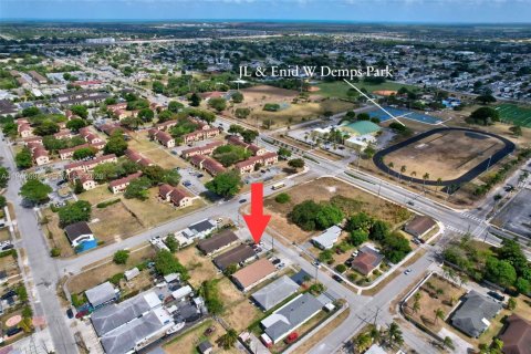 Дом в Майами, Флорида 2 спальни, 156.08м2 № 1998371