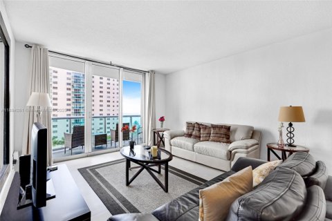Condo in Hollywood, Florida, 1 bedroom № 2014103