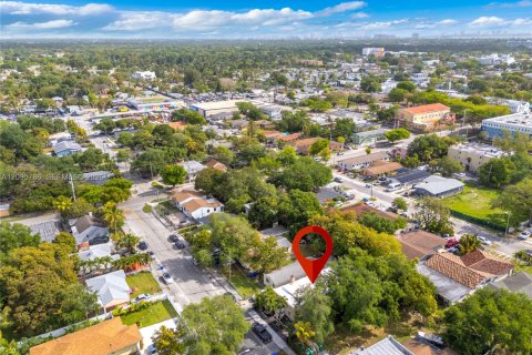 House in Miami, Florida 3 bedrooms, 140.47 sq.m. № 2392134 - photo 21