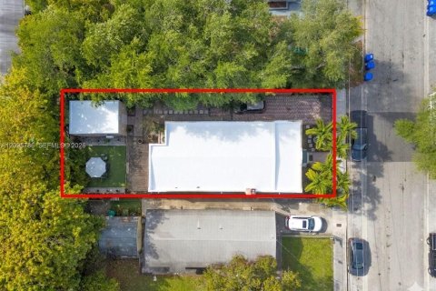 House in Miami, Florida 3 bedrooms, 140.47 sq.m. № 2392134 - photo 23