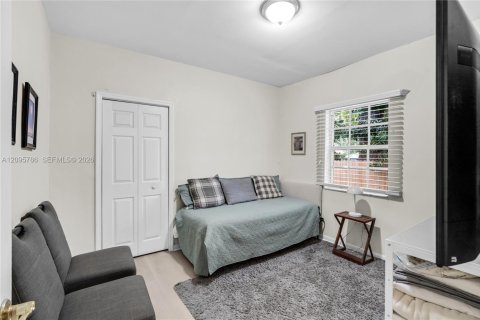 House in Miami, Florida 3 bedrooms, 140.47 sq.m. № 2392134 - photo 9