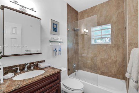 House in Miami, Florida 3 bedrooms, 140.47 sq.m. № 2392134 - photo 6